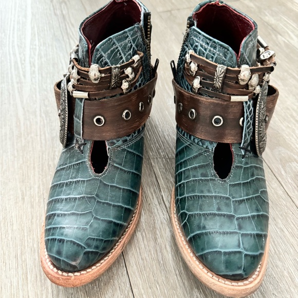 Freebird by Steven - Picture 5 of 5